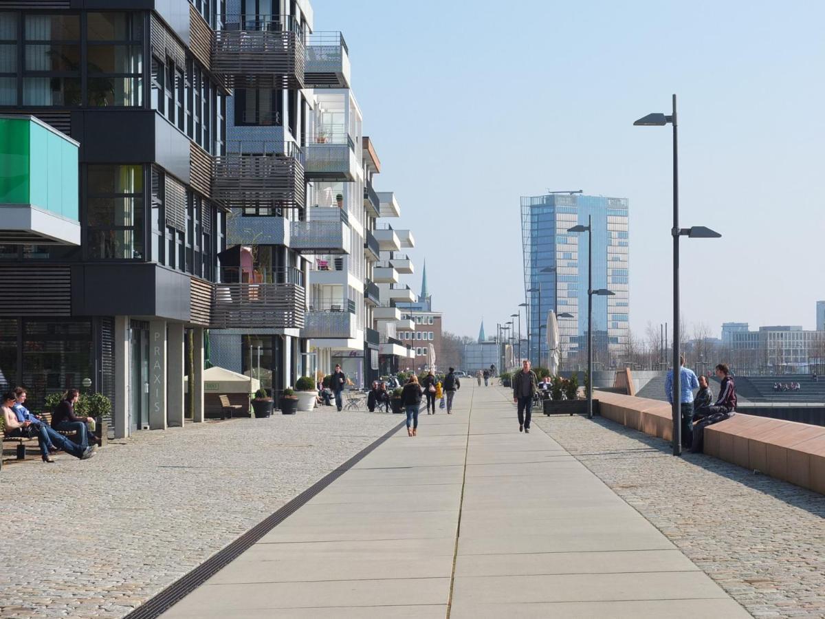 Suesses Motorboot - Bremen Ueberseestadt Екстериор снимка
