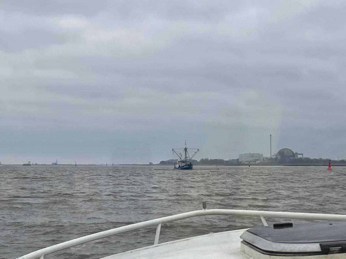 Suesses Motorboot - Bremen Ueberseestadt Екстериор снимка