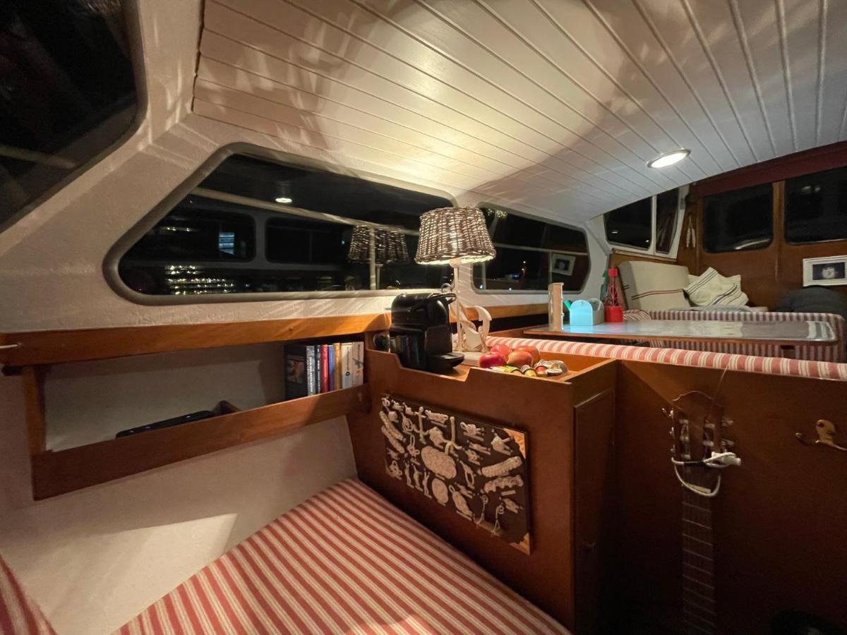 Suesses Motorboot - Bremen Ueberseestadt Екстериор снимка